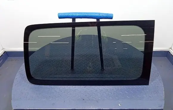 Volkswagen Caddy Rear side window 