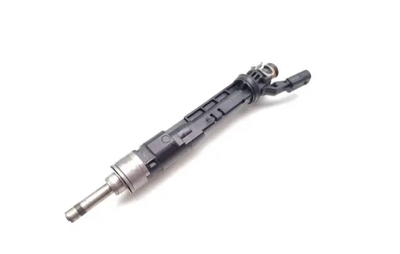 Mercedes-Benz A W176 Fuel injector A2820700087 166002932R