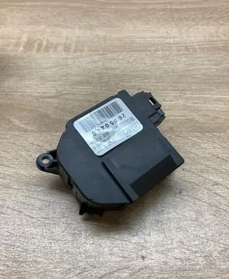 Renault Megane II Air flap motor/actuator M030990Q 2605041B