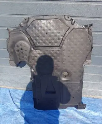 Mercedes-Benz E W212 Engine splash shield/under tray A2125200523UUUK A2125200523 A2125201723