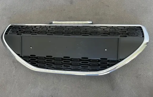 Peugeot 208 I Front grill 9672794377 9676232977