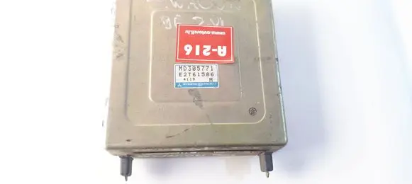 Mitsubishi Space Wagon Engine control unit/module MD305771 E2T61586