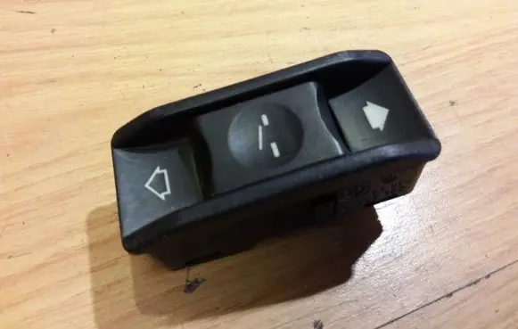 BMW 5 E39 Sunroof switch 61318352182