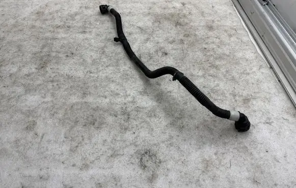 Tesla Model Y Electric car engine cooling hoses/pipes 163159500B