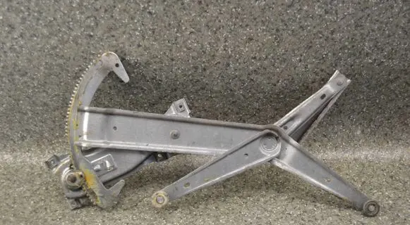 BMW 3 E30 Front door manual window regulator 1932394 5132