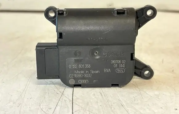 Audi A6 S6 C6 4F Air flap motor/actuator 0132801358