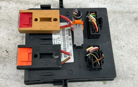 Audi A4 S4 B8 8K Comfort/convenience module 4F0907279 F005V00789 4F0910279N