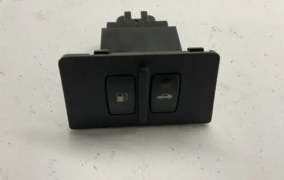 Lexus IS 220D-250-350 Fuel tank opening switch 15A990