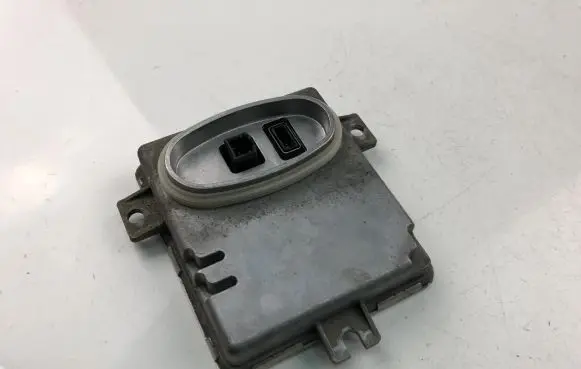 Volvo V70 Xenon control unit/module 6261110499