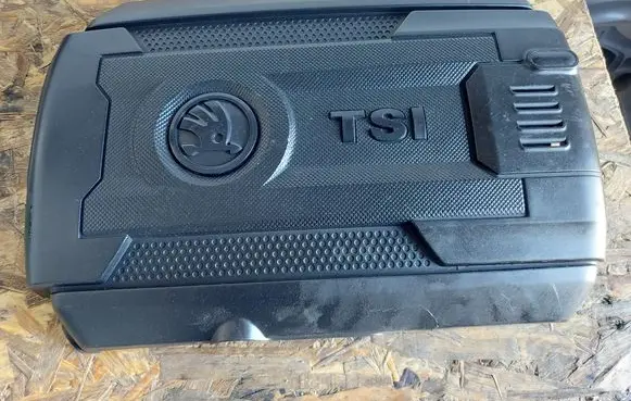 Skoda Octavia Mk3 (5E) Engine cover (trim) 06K103925BR