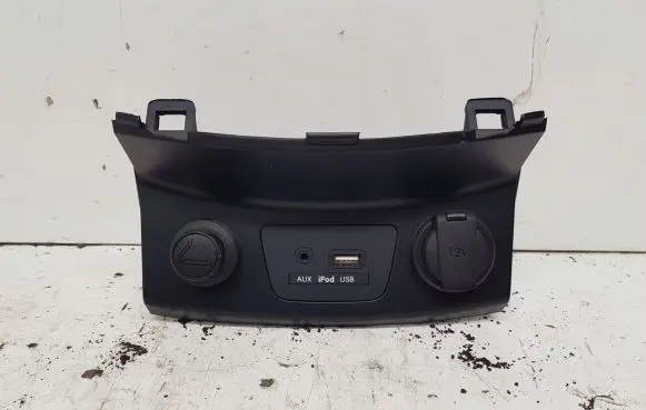 Hyundai i30 AUX in-socket connector 