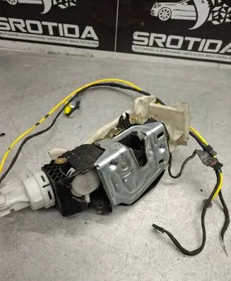 Mercedes-Benz S W220 Front door lock 2207206035