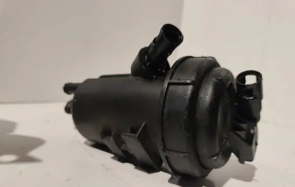 Opel Zafira B Fuel filter housing 13179060 675512520 PA66GF20CF10