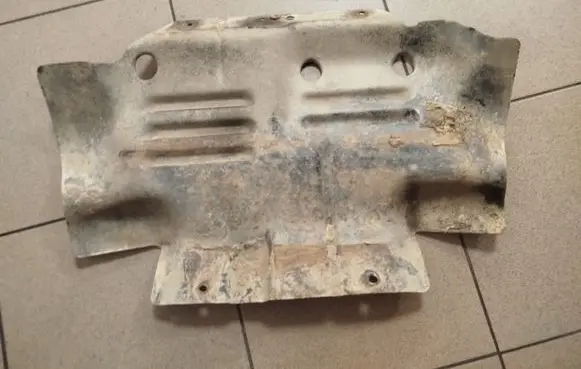 Engine splash shield/under tray