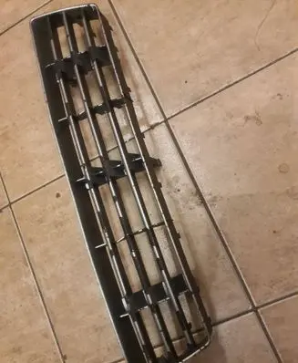 Front bumper lower grill