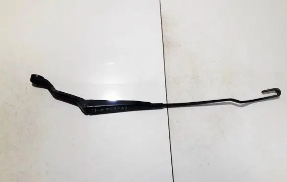 Mitsubishi Carisma Front wiper blade arm