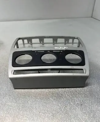Skoda Octavia Mk2 (1Z) Radio/GPS head unit trim 1Z0858069