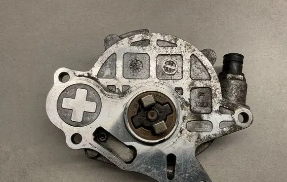 Seat Ibiza III (6L) Vacuum pump 03L145100