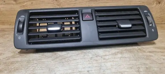 Volvo V50 Dash center air vent grill 505068