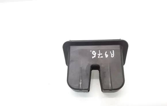 Audi A8 S8 D4 4H Tailgate/boot lid lock trim 4H0827520