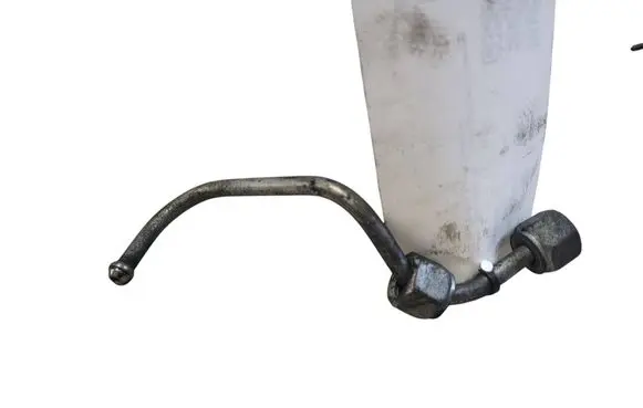 Mazda 6 Fuel injector supply line/pipe 