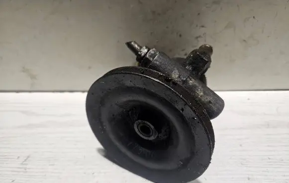 Opel Frontera A Power steering pump 90281879 20644