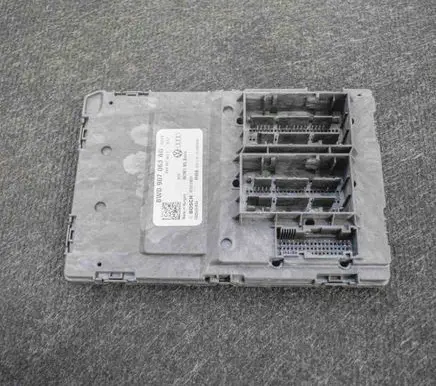 Audi Q7 4M Central body control module F005V01833 8W0907063G