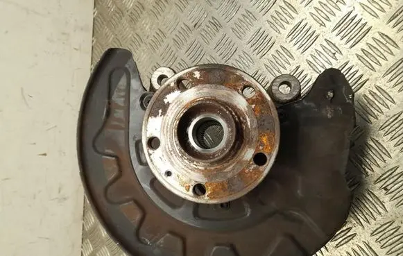 Front wheel hub