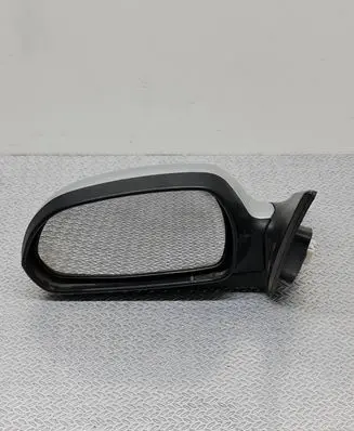Hyundai Elantra Front door electric wing mirror E11026024
