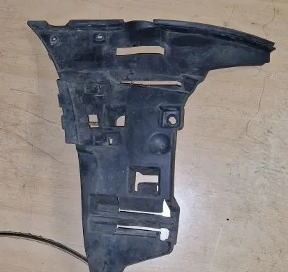 Volvo V70 Front bumper mounting bracket 09190304