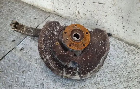 BMW X6 E71 Front wheel hub 6773783 31216773783