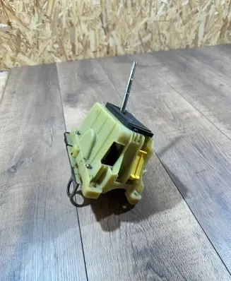 Mercedes-Benz C W204 Gear shifter/selector A2042677524 121161843