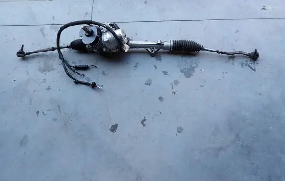 Peugeot 208 Steering rack 6700002756