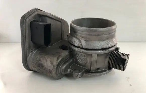 BMW 1 E81 E87 Throttle valve 7804373