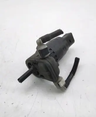Volkswagen Scirocco Windscreen/windshield washer pump