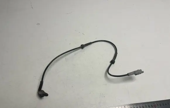 Citroen Berlingo ABS brake wheel speed sensor 9813759680