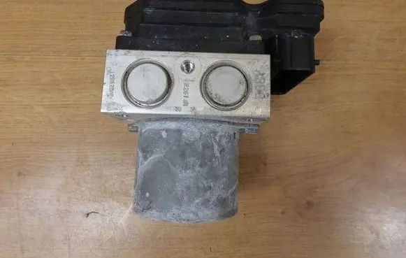 Hyundai ix35 ABS Pump 589202Y300