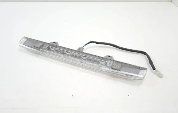 Toyota Prius (XW50) Third/center stoplight