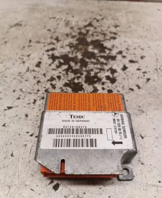 Mercedes-Benz E W210 Airbag control unit/module 0018200026 12767501