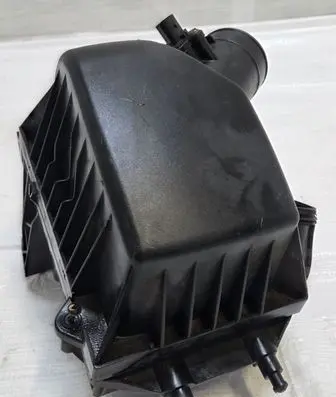 Chevrolet Trax Air filter box 25922420