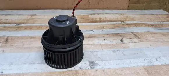 Ford Focus C-MAX Heater fan/blower AV6N18456AA AV6N18456