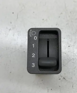 Honda CR-V Headlight level height control switch M10539