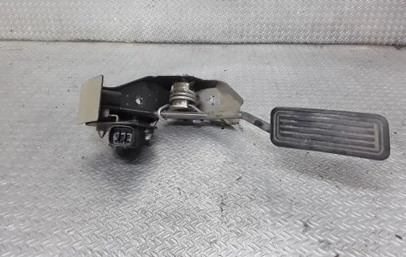 Toyota Corolla Verso AR10 Accelerator throttle pedal
