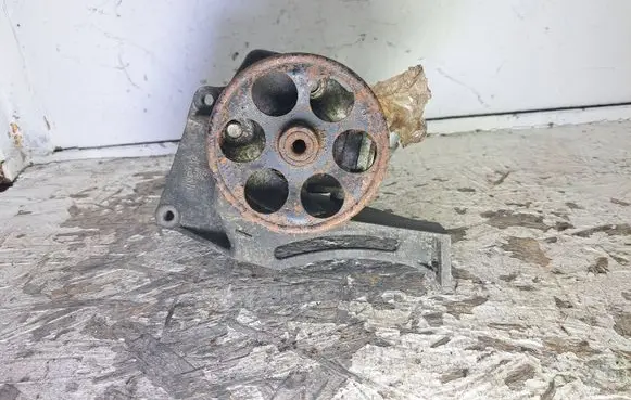 Subaru Legacy Power steering pump
