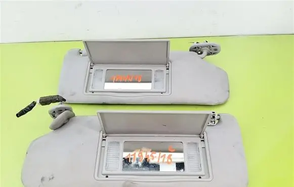 Toyota Avensis T250 Sun visor 