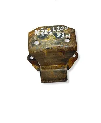 Mitsubishi L200 Gearbox mount XR133078