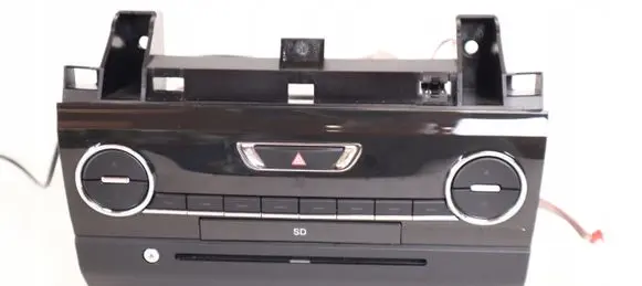 Maserati Ghibli Radio/CD/DVD/GPS head unit
