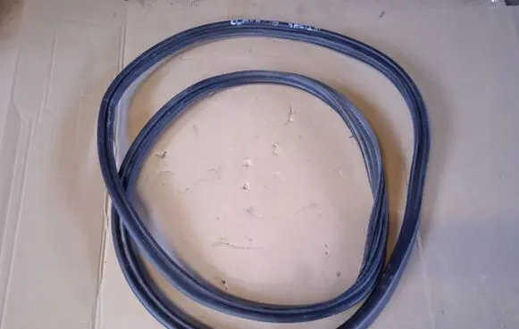 Toyota Yaris Tailgate strut 