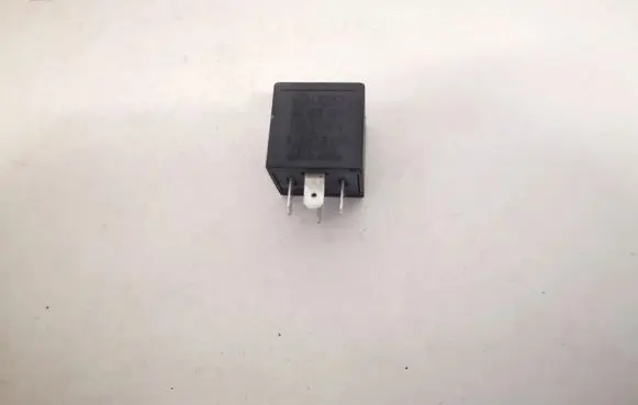 Volkswagen PASSAT B4 Other relay 191955529