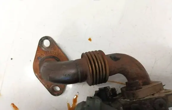 Chrysler Sebring (JS) EGR valve line/pipe/hose 03g131521t